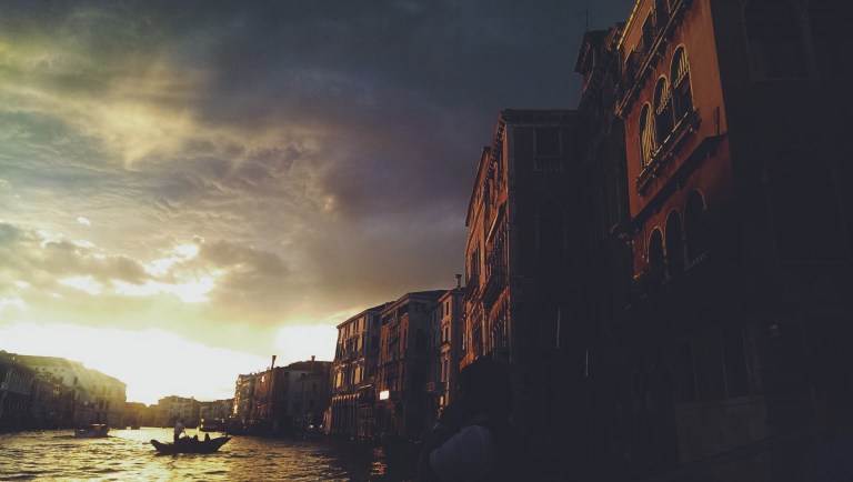 Processed with VSCOcam with f2 preset