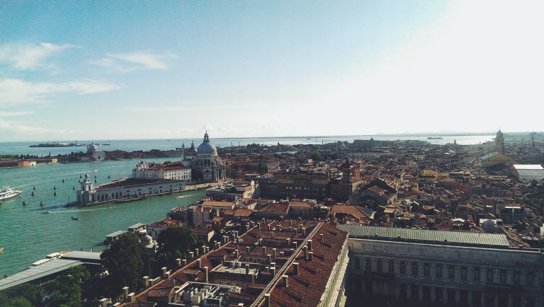 Processed with VSCOcam with f2 preset