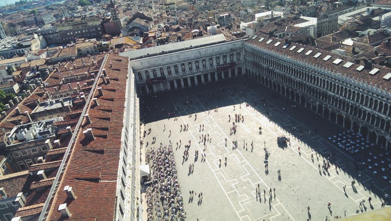 Processed with VSCOcam with f2 preset