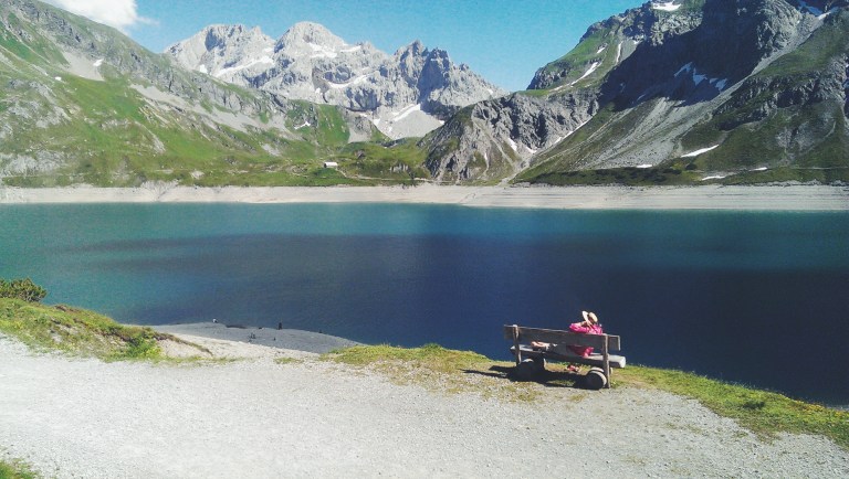 Processed with VSCOcam with f2 preset