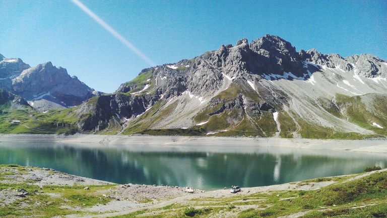 Processed with VSCOcam with f2 preset